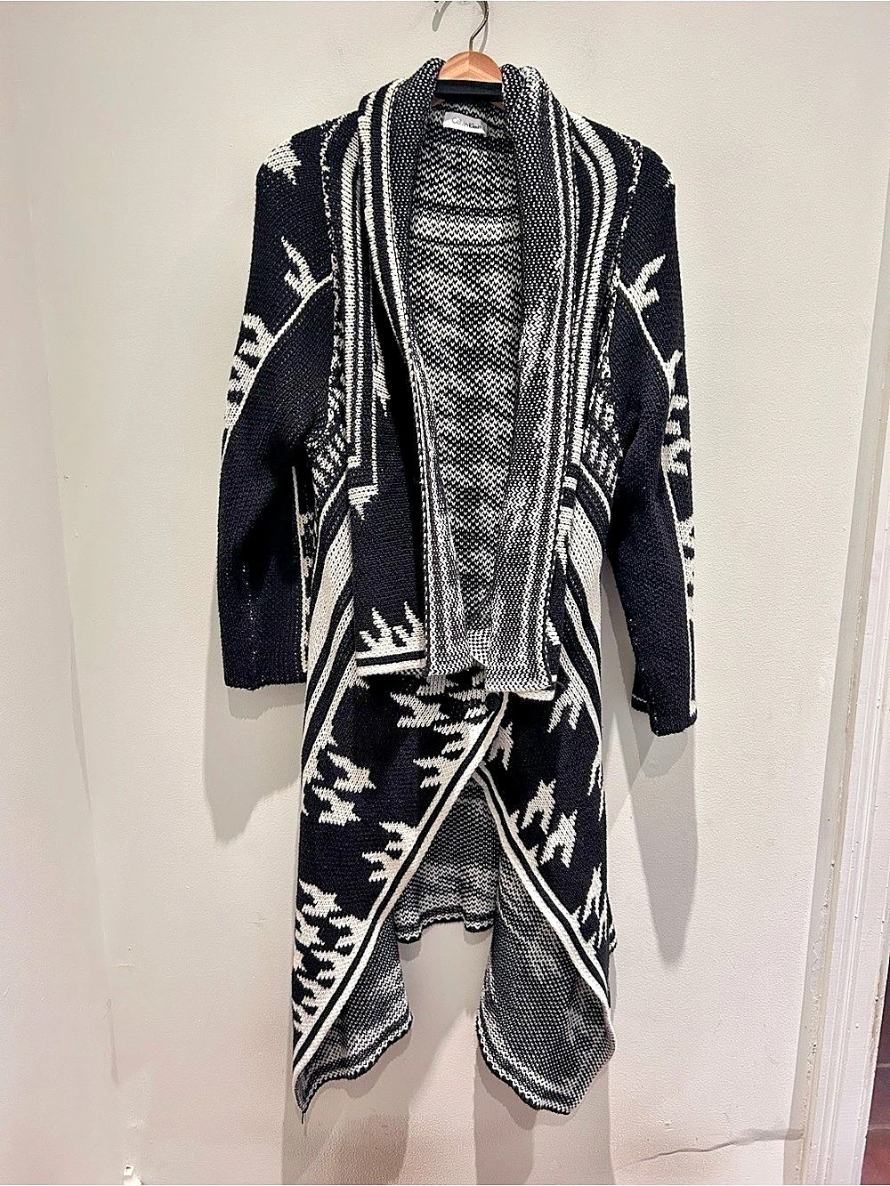Calvin Klein Black & White Patterned Cardigan Like New Size XL